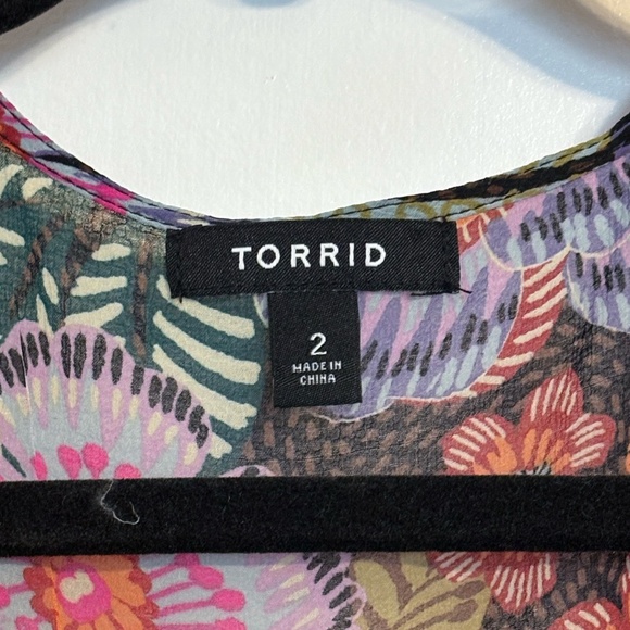 Torrid Shirttail Floral Kimono - Size 2 (2XL) - Picture 2 of 2